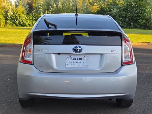 Used 2012 Toyota Prius Four w/ Deluxe Solar Roof Pkg FWD image 11