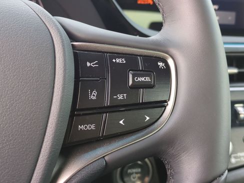 Used 2024 Lexus ES 300h w/ Technology Package image 20