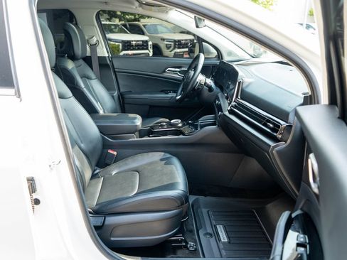 Certified 2025 Kia Sportage EX w/ EX Premium Package AWD/4WD image 10