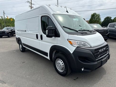 Used 2026 RAM ProMaster 2500 w/ Convenience Group FWD image 7