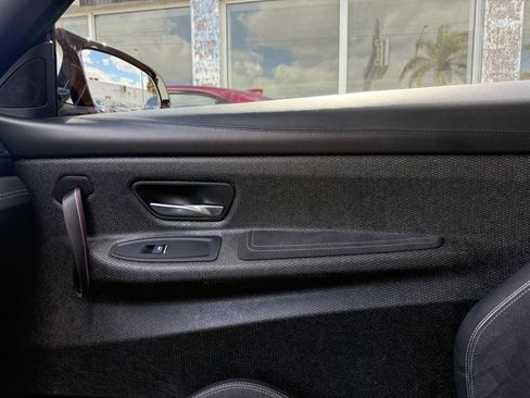 Used 2020 BMW M4 CS w/ Executive Package image 31