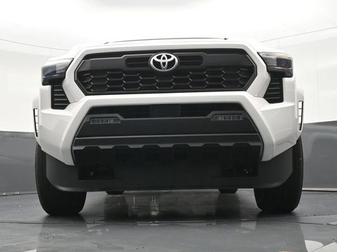 Used 2024 Toyota Tacoma TRD Sport RWD image 31