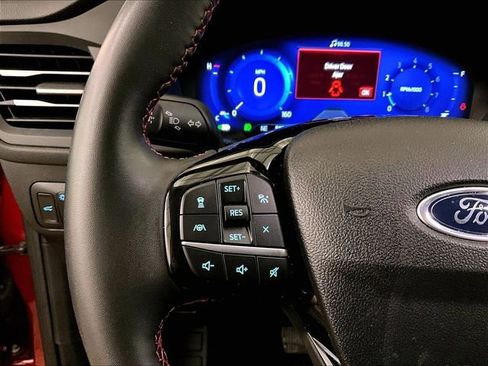 Certified 2022 Ford Escape SEL w/ SEL Stealth AWD Package image 17