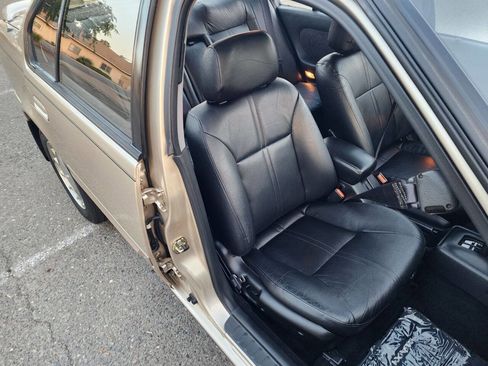 Used 1994 Nissan Maxima SE image 30