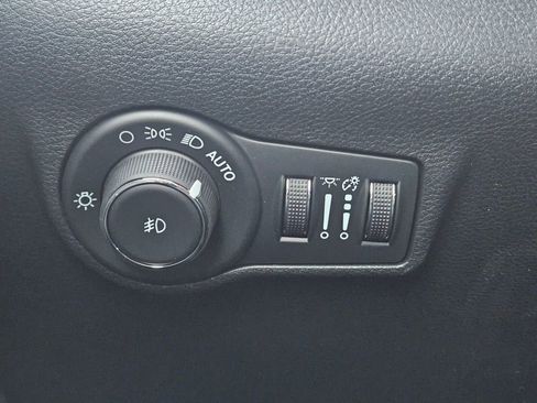 New 2026 Jeep Compass Limited image 19