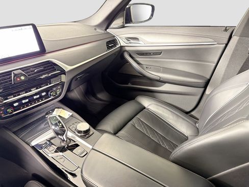 Certified 2023 BMW M550i xDrive w/ Executive Package image 25