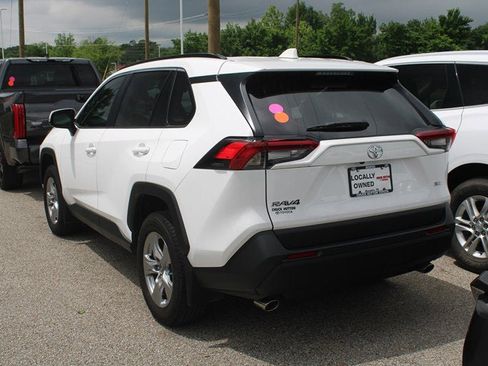 Used 2025 Toyota RAV4 XLE w/ Convenience Package FWD image 5