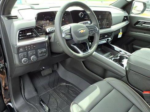 New 2026 Chevrolet Suburban Premier w/ Sun And Tow Package AWD/4WD image 5