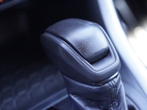 Used 2020 Toyota RAV4 LE w/ Carpet Mat Package FWD image 28