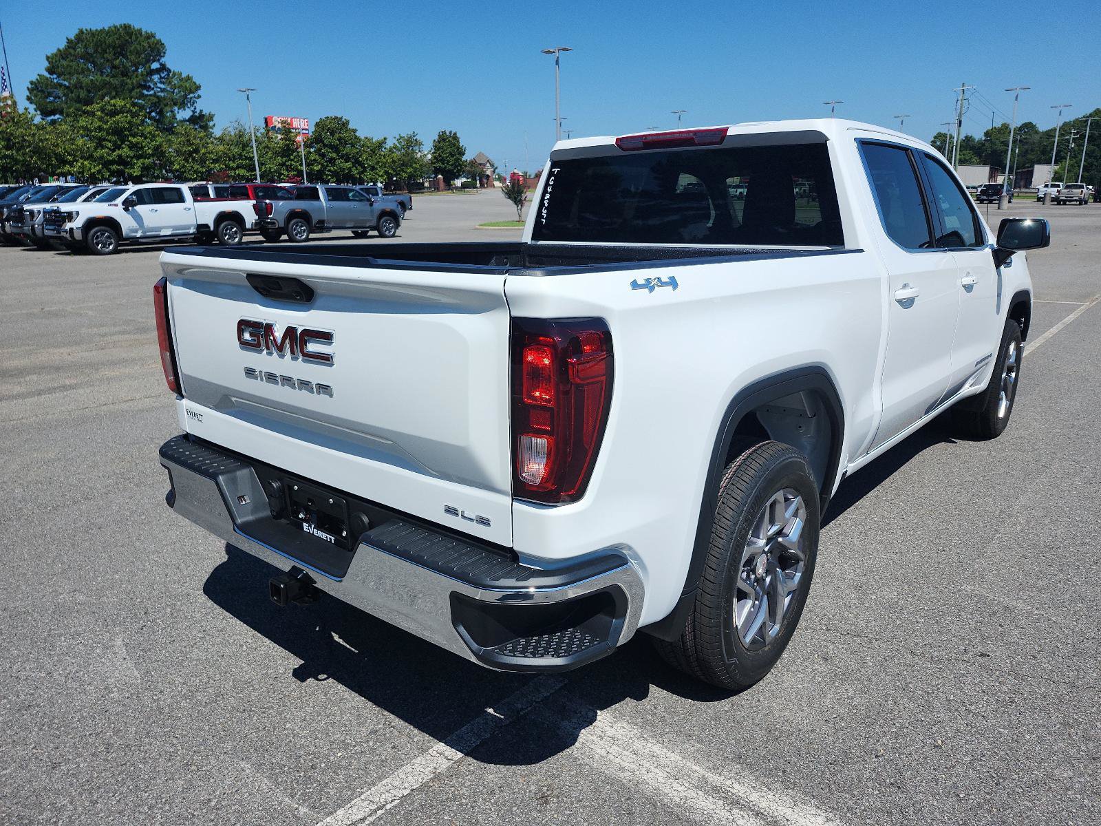 New 2026 GMC Sierra 1500 SLE AWD/4WD image 3