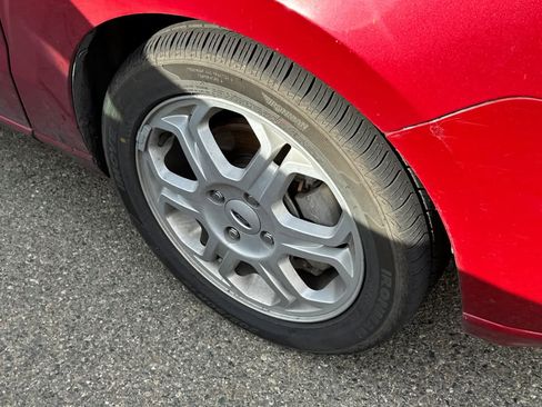 Used 2009 Ford Focus SES image 11