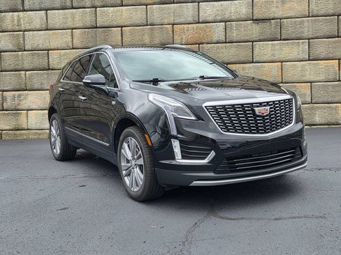 Used 2024 Cadillac XT5 Premium Luxury w/ LPO, Floor Liner Package AWD/4WD image 7