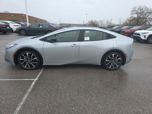 New 2026 Toyota Prius Plug-In Hybrid FWD image 4