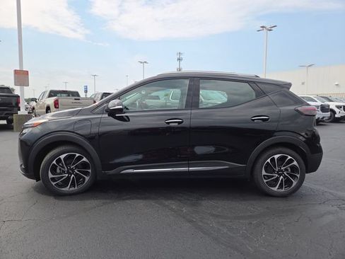 Used 2022 Chevrolet Bolt EUV Premier w/ Sun & Sound Package FWD image 17