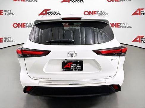 Certified 2025 Toyota Highlander XLE image 6