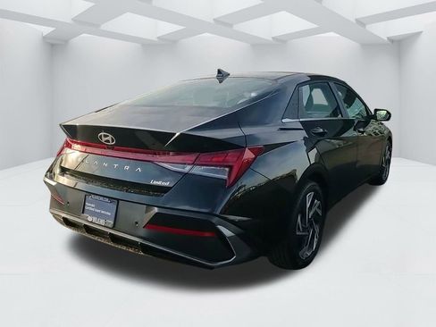 Certified 2024 Hyundai Elantra Limited image 5