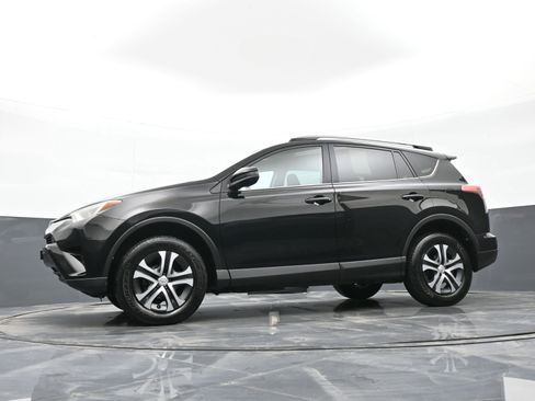 Used 2017 Toyota RAV4 LE image 40