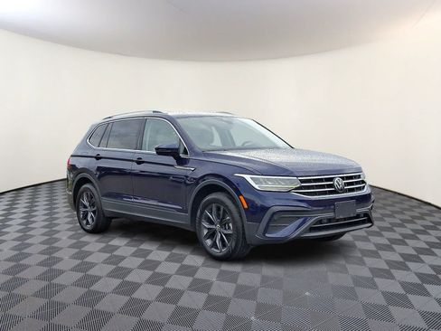 Used 2022 Volkswagen Tiguan SE AWD/4WD image 4