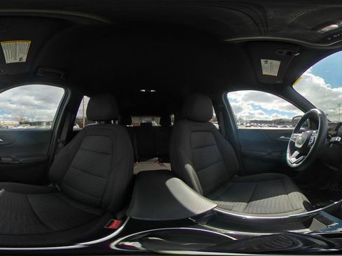 Used 2025 Chevrolet Equinox LT image 37