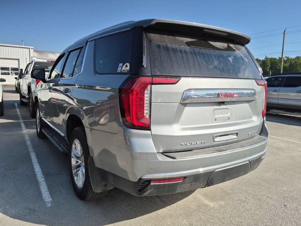 Used 2024 GMC Yukon SLT w/ SLT Luxury Package AWD/4WD image 6