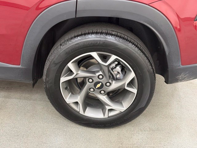 Used 2025 Chevrolet Trax LT FWD image 29