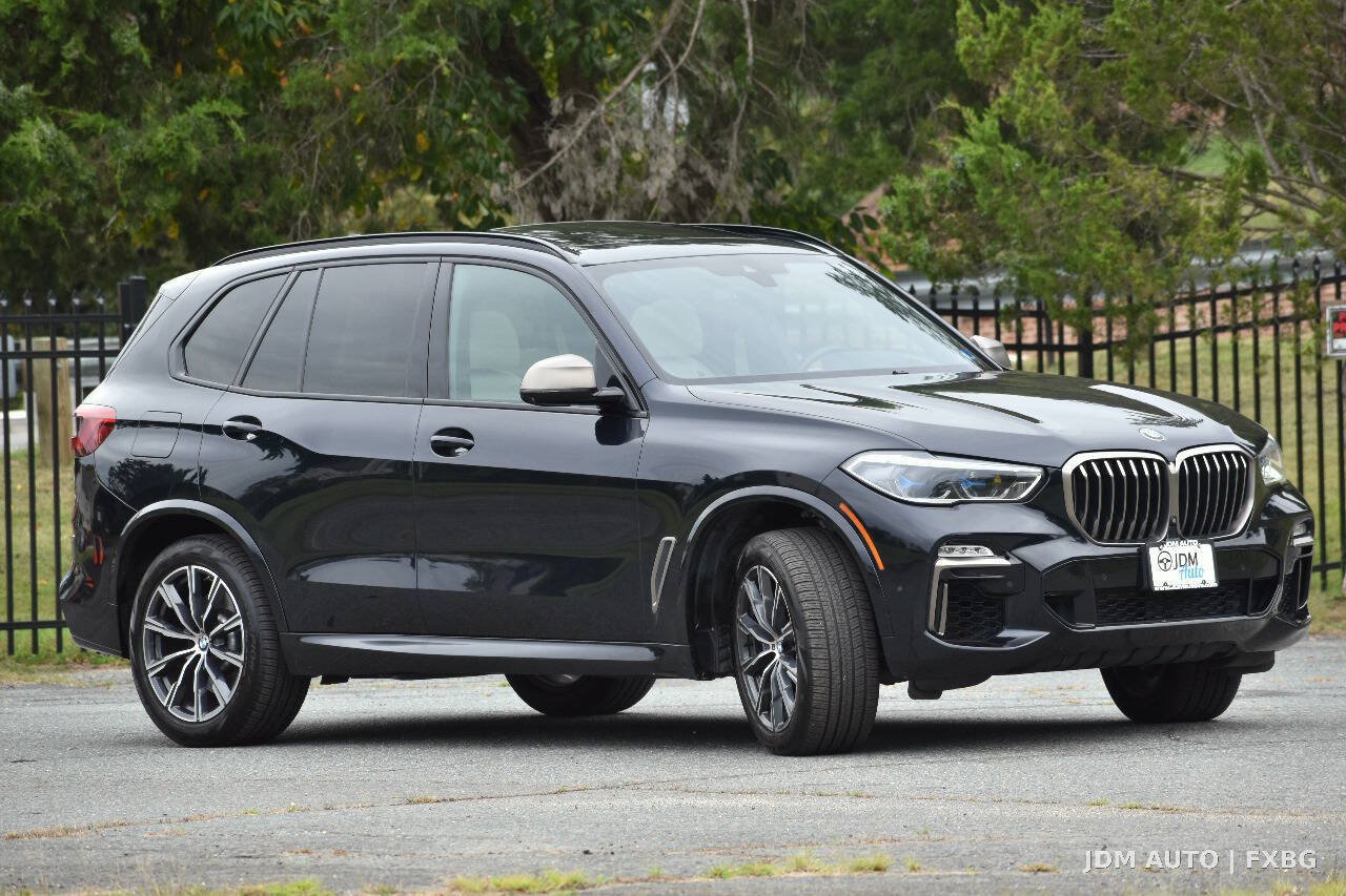 Used 2020 BMW X5 M50i w/ Executive Package AWD/4WD image 4