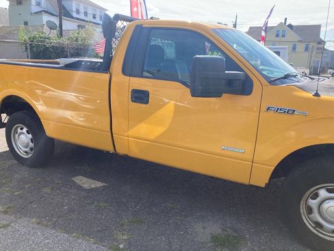 Used 2011 Ford F150 XL w/ HD Payload Pkg image 4