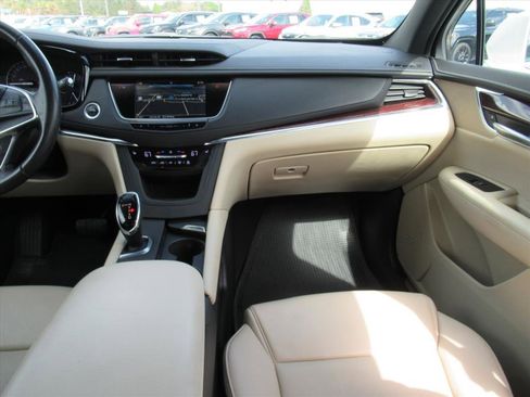 Used 2019 Cadillac XT5 Luxury image 14