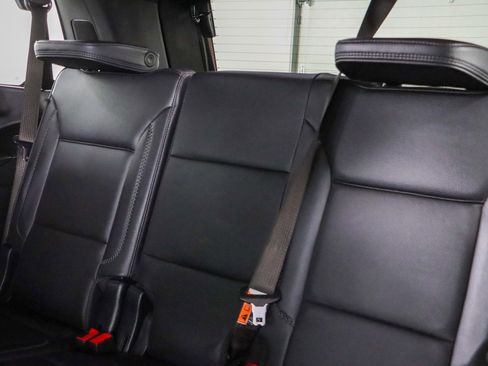 Used 2025 GMC Yukon Denali w/ Sun & Power Step Package image 29