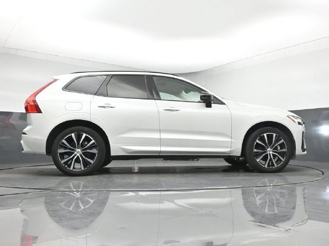 Used 2024 Volvo XC60 B5 Plus w/ Protection Package Premier AWD/4WD image 17