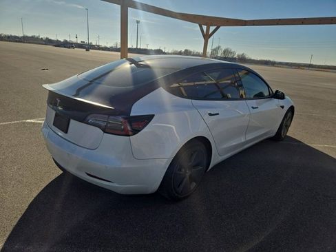 Used 2021 Tesla Model 3 Standard Range Plus image 4