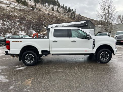 Used 2024 Ford F250 Platinum w/ Tremor Off-Road Package AWD/4WD image 6