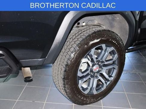 Used 2024 GMC Canyon AT4 w/ Technology Package AWD/4WD image 15