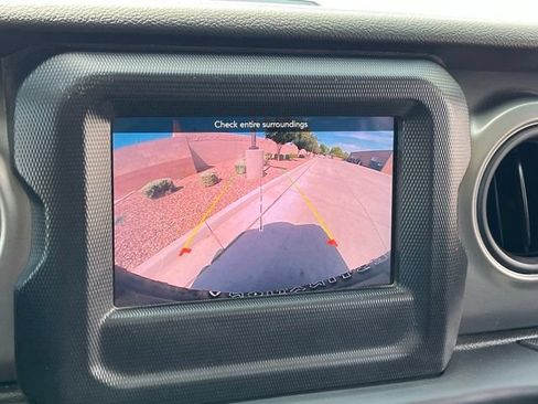 Used 2023 Jeep Wrangler Unlimited AWD/4WD image 16