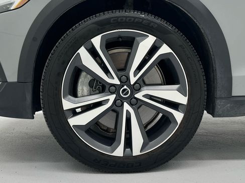 Used 2024 Volvo V60 B5 Cross Country Plus w/ Climate Package AWD/4WD image 9