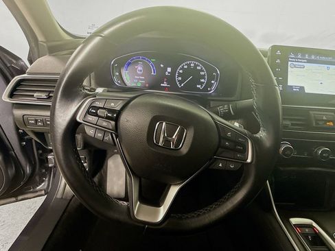Used 2022 Honda Accord Touring image 11