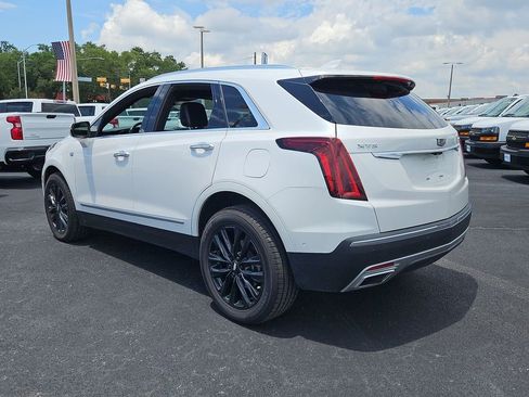 Used 2022 Cadillac XT5 Premium Luxury w/ Technology Package FWD image 4
