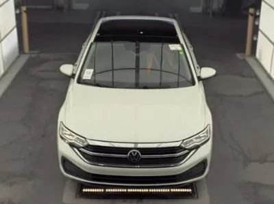 Used 2024 Volkswagen Jetta SE w/ Panoramic Sunroof Package FWD image 7