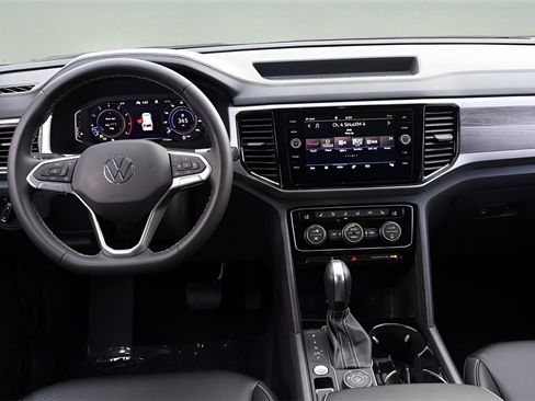 Used 2023 Volkswagen Atlas Cross Sport SE w/ Black Wheel Package image 14