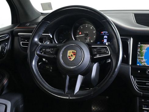 Certified 2022 Porsche Macan AWD/4WD image 13