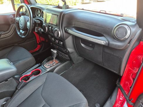 Used 2018 Jeep Wrangler Unlimited Sport S AWD/4WD image 20