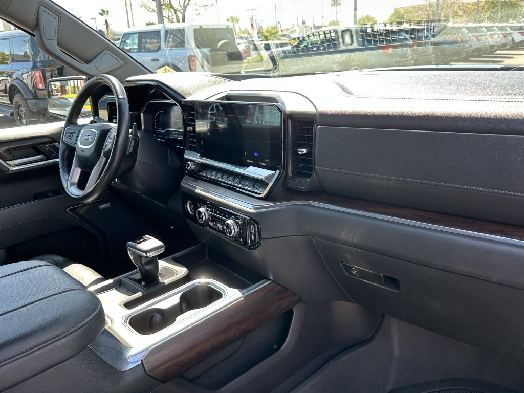 Used 2023 GMC Sierra 1500 SLT w/ SLT Premium Package AWD/4WD image 15