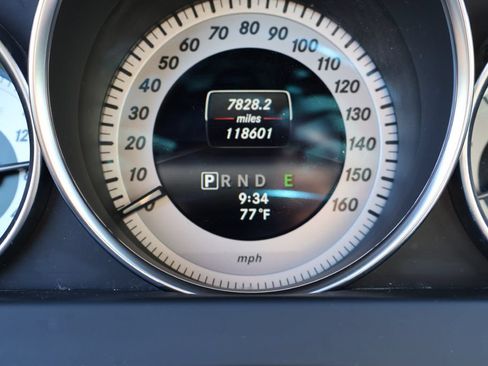 Used 2014 Mercedes-Benz C 250 Sedan image 25