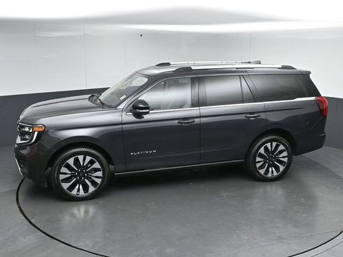 Certified 2025 Ford Expedition Platinum w/ Driver's Package AWD/4WD image 46