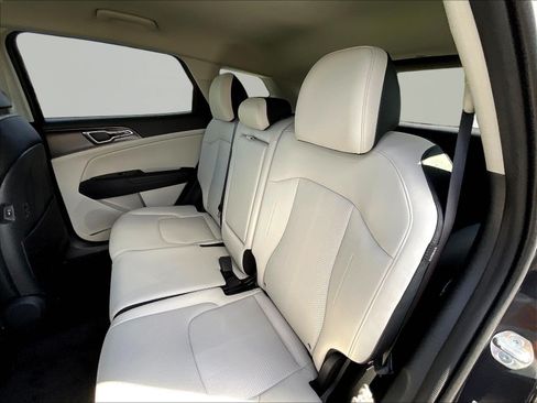 New 2026 Kia Sportage EX FWD image 17