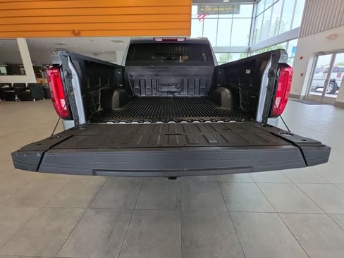 Used 2025 GMC Sierra 1500 SLT AWD/4WD image 12