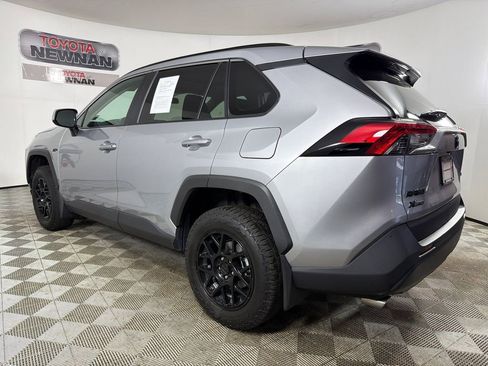 Used 2024 Toyota RAV4 XLE w/ Convenience Package image 6