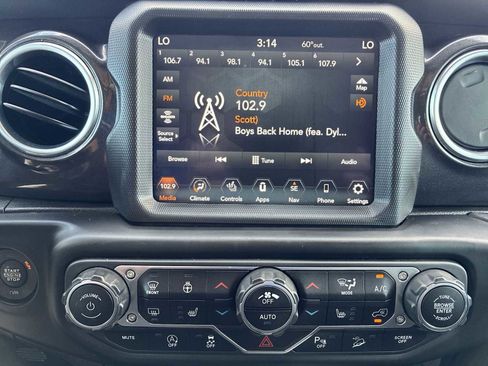 Used 2021 Jeep Wrangler Unlimited Sahara image 12