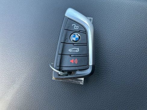 Used 2025 BMW X4 xDrive30i AWD/4WD image 34