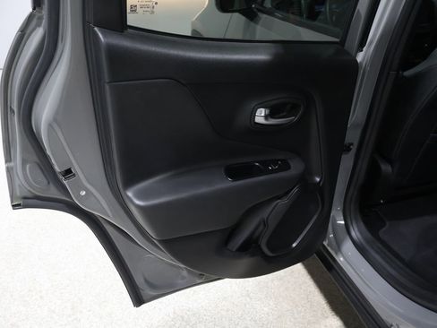 Used 2020 Jeep Renegade Limited image 18